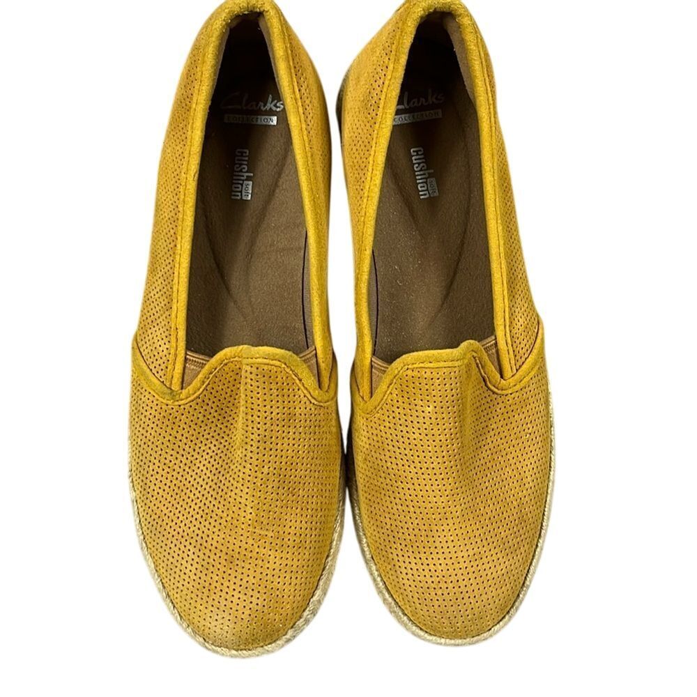 Clarks Suede Soft Cushion Slip On Espadrille Shoes Womens Size 9 Mustard Yellow